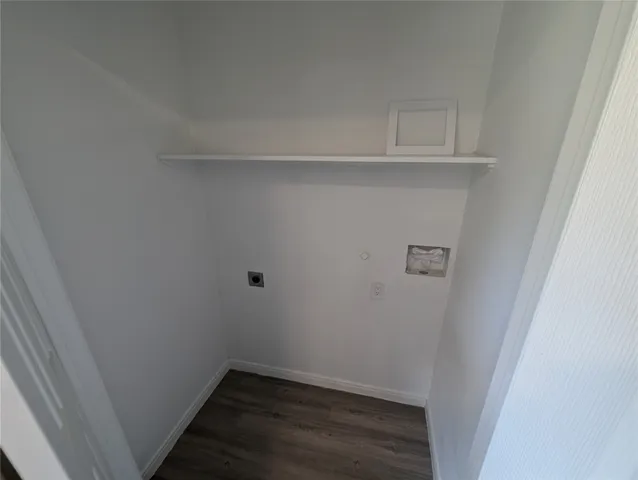 a view of utility room