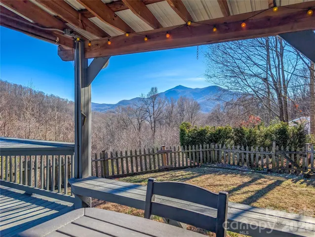$525,000 | 305 Majestic Mountain Drive, Unit 7, Burnsville, NC 28714