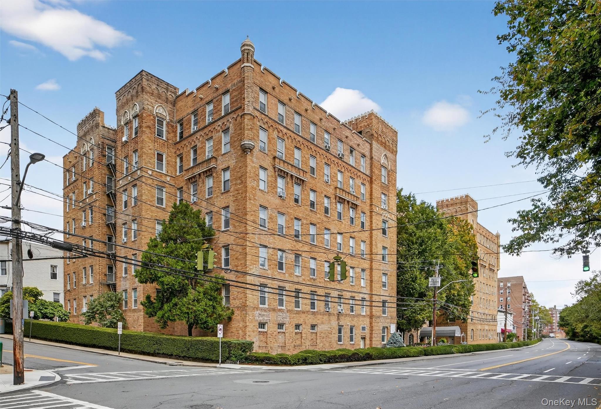 219 Bronx River Road, Unit 2L Yonkers, NY 10704 - Photo 29 of 29 a view of a building