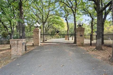 $949,500 | 217 Williams Road, Fort Worth, TX 76120
