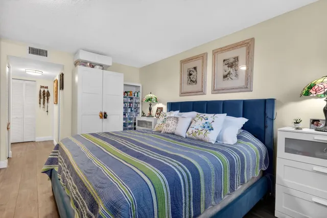 $278,000 | 10 Colonial Club Drive, Unit 305, Boynton Beach, FL 33435