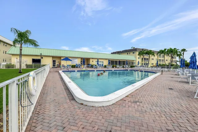 $278,000 | 10 Colonial Club Drive, Unit 305, Boynton Beach, FL 33435