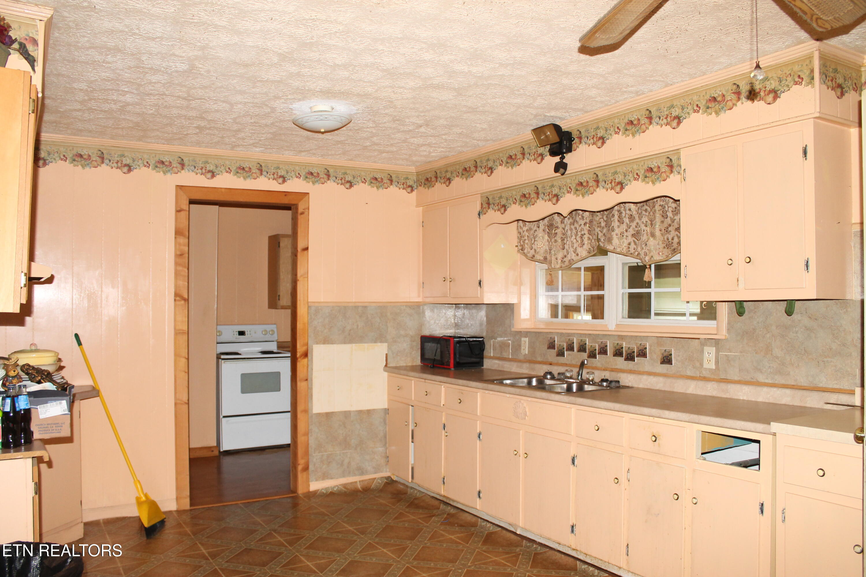 554 Mary Cromwell Road Jamestown, TN 38556 - Photo 12 of 43 IMG_7871