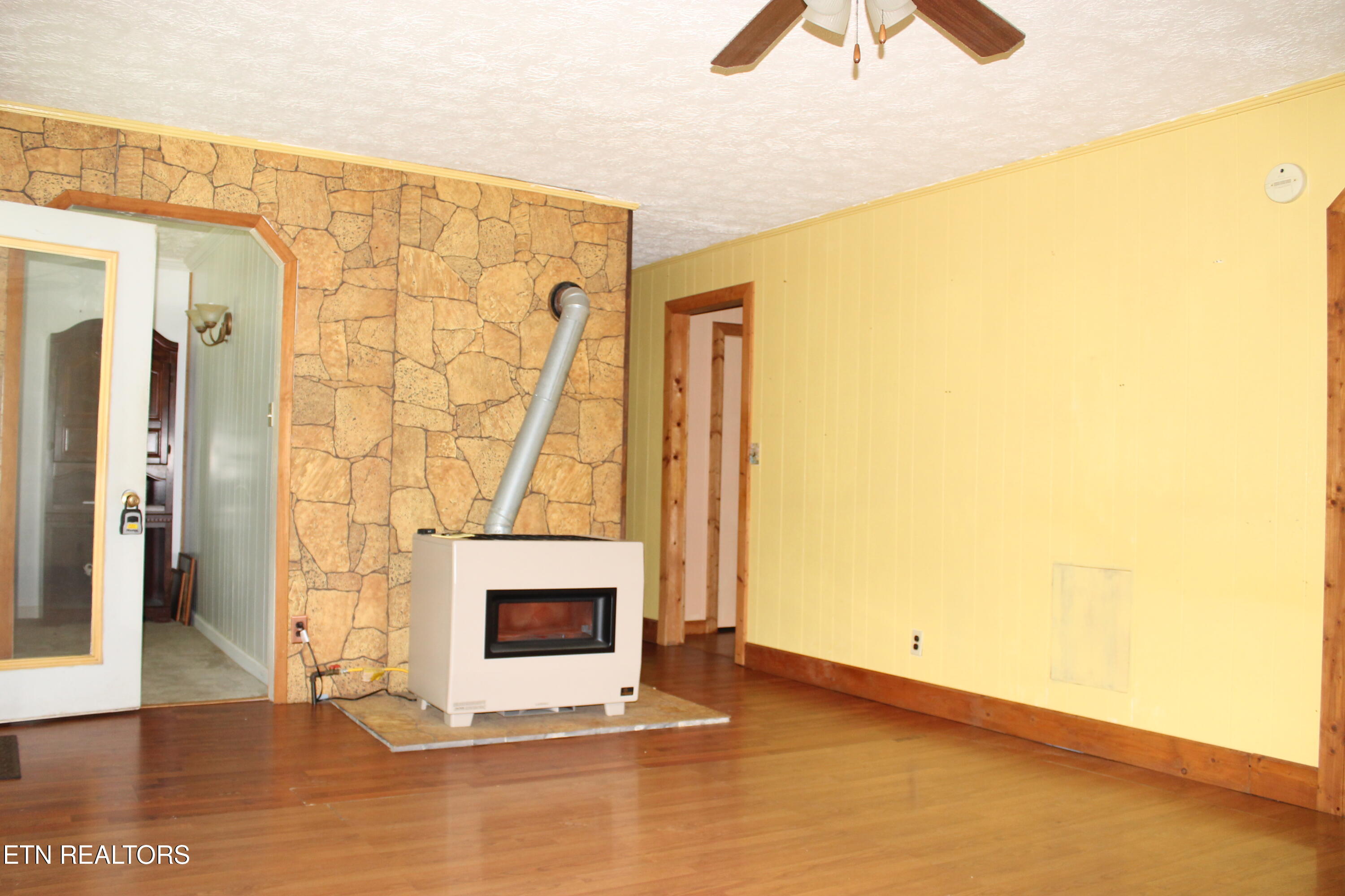 554 Mary Cromwell Road Jamestown, TN 38556 - Photo 3 of 43 IMG_7862