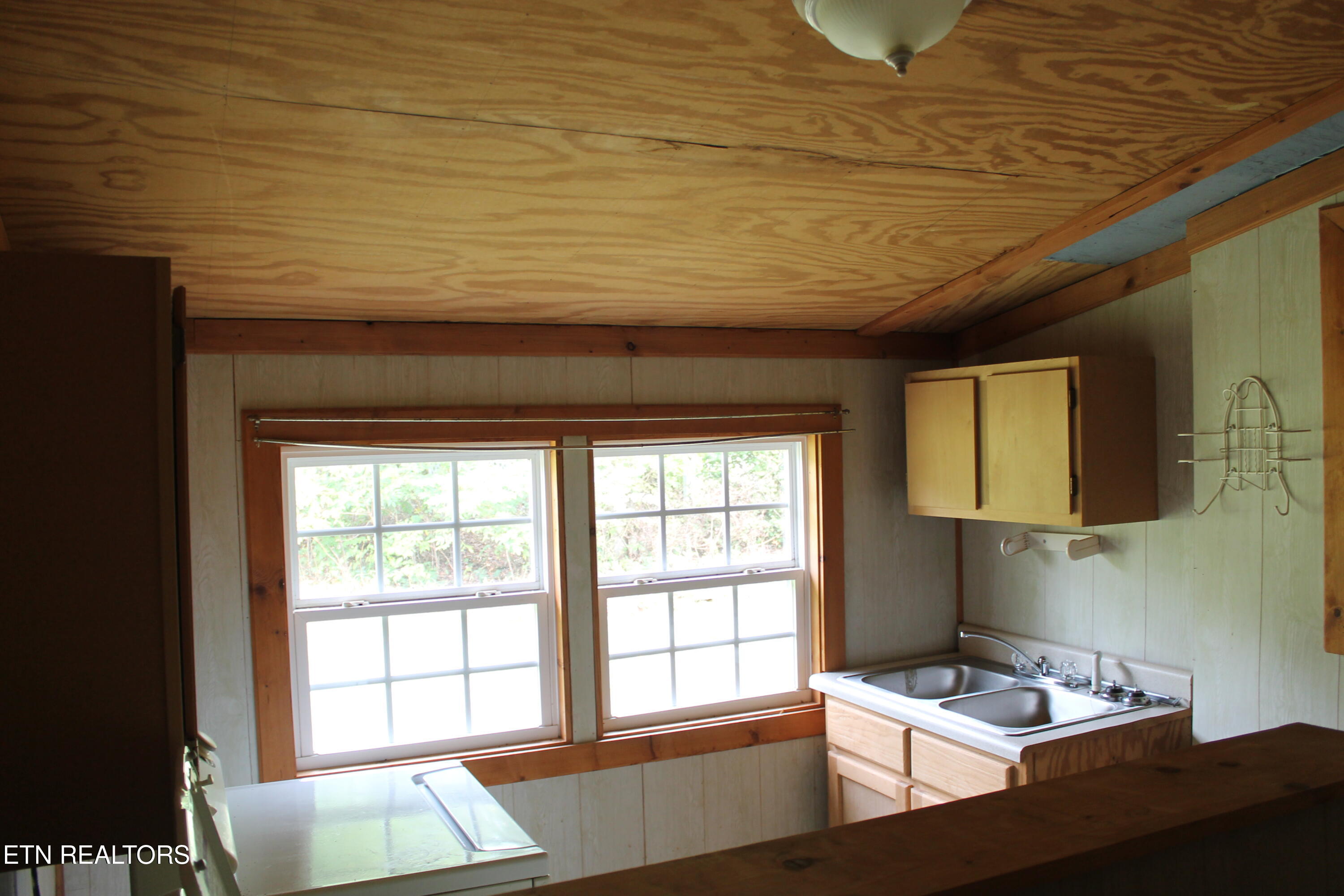 554 Mary Cromwell Road Jamestown, TN 38556 - Photo 10 of 43 IMG_7869