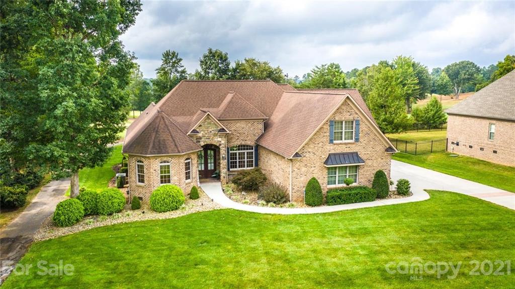 711 Players Ridge Road Hickory, NC 28601 - Photo 2 of 38 Gallery Image 2