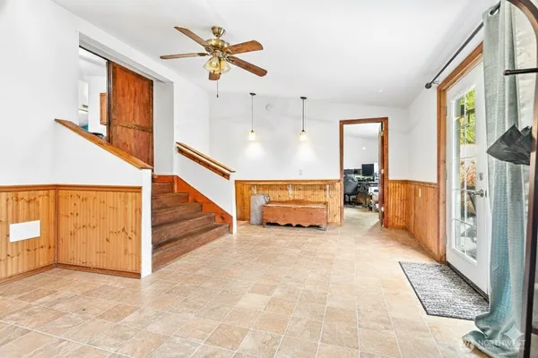 a view of an entryway with furniture