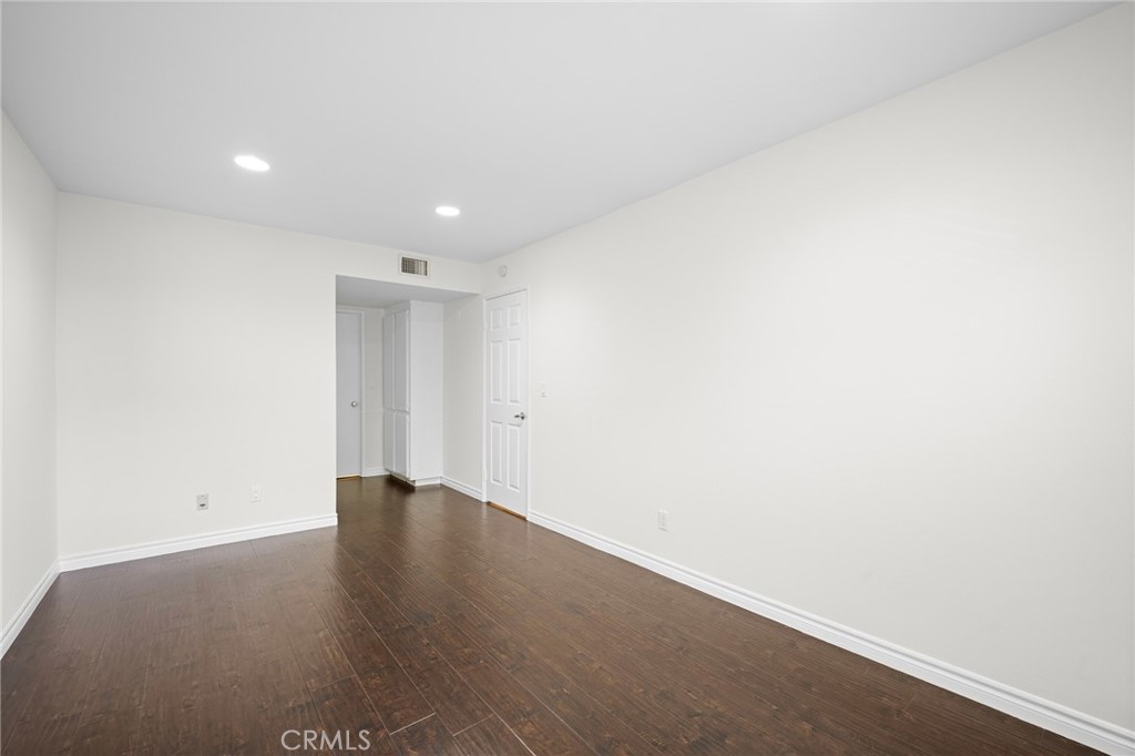 323 North Jackson Street, Unit 119 Glendale, CA 91206 - Photo 19 of 34 a view of an empty room