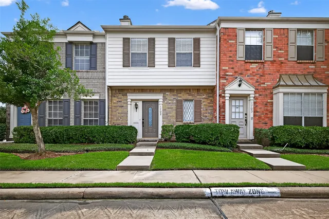 $185,000 | 2910 Grants Lake Boulevard, Unit 1702, Sugar Land, TX 77479