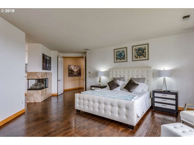 995 Southwest Hoffman Road West Linn, OR 97068 - Photo 22 of 28 Gallery Image 22