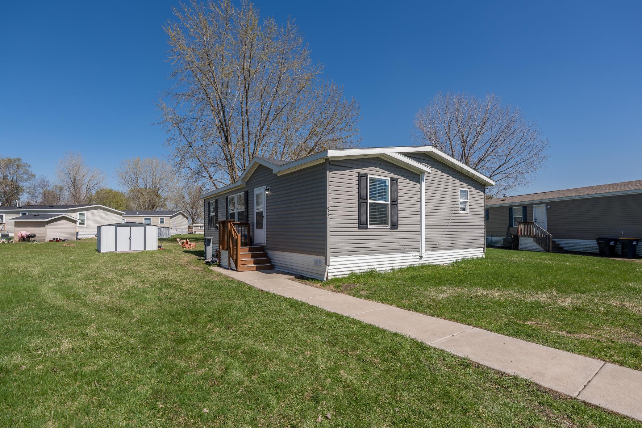 923 Hamlet Circle Lakeville, MN 55044 - Photo 2 of 14