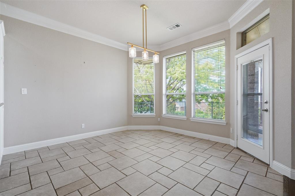6512 Klamath Road Fort Worth, TX 76116 - Photo 8 of 24 Gallery Image 8