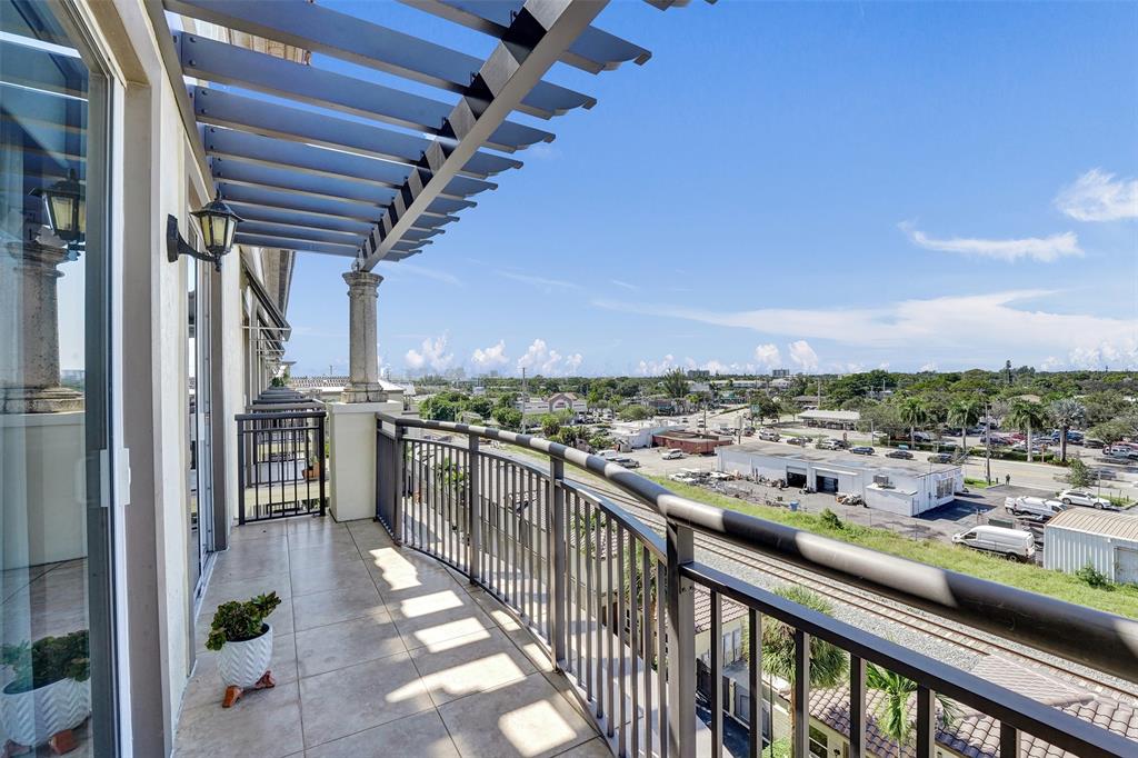 2617 Northeast 14th Avenue, Unit 507 Wilton Manors, FL 33334 - Photo 34 of 65 4 balconies