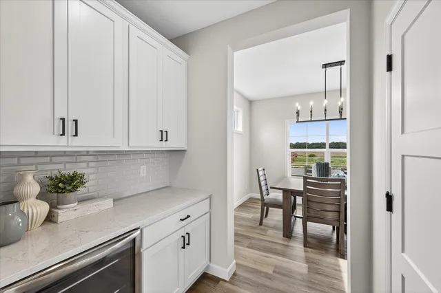 $600,000 | 900 Greywood Boulevard Southwest, Delano, MN 55328