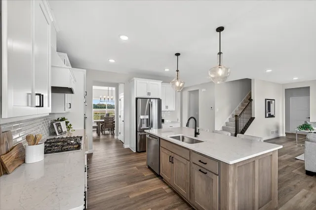 $600,000 | 900 Greywood Boulevard Southwest, Delano, MN 55328