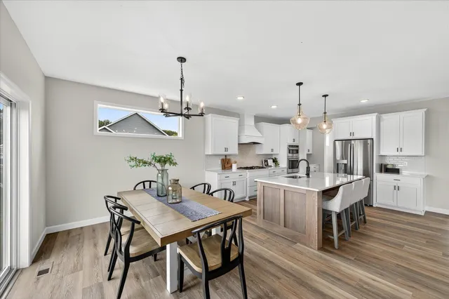 $600,000 | 900 Greywood Boulevard Southwest, Delano, MN 55328