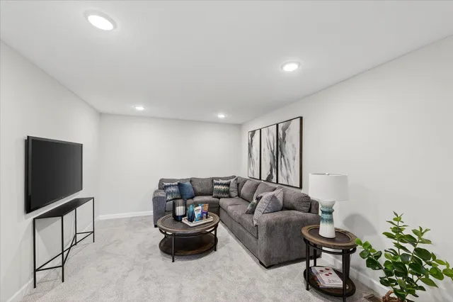 $600,000 | 900 Greywood Boulevard Southwest, Delano, MN 55328