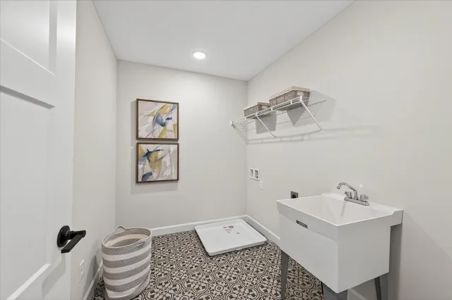 $600,000 | 900 Greywood Boulevard Southwest, Delano, MN 55328