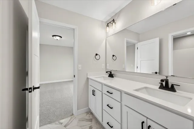 $600,000 | 900 Greywood Boulevard Southwest, Delano, MN 55328