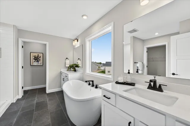 $600,000 | 900 Greywood Boulevard Southwest, Delano, MN 55328