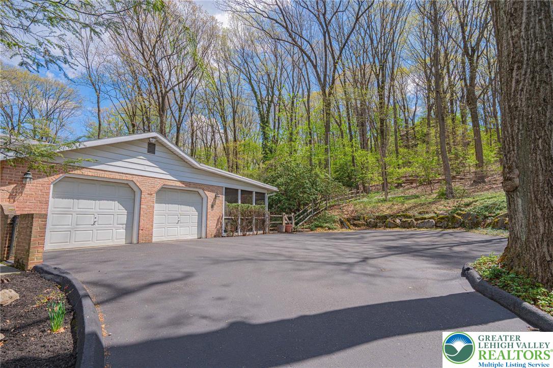 270 Bierys Bridge Road Bethlehem, PA 18017 - Photo 11 of 87
