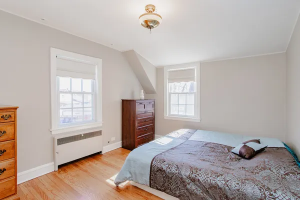 $549,000 | 6176 North Nassau Avenue, Chicago, IL 60631