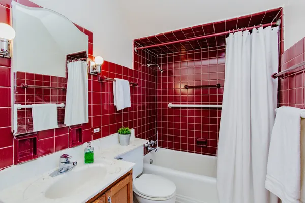$549,000 | 6176 North Nassau Avenue, Chicago, IL 60631