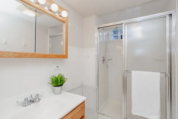 $549,000 | 6176 North Nassau Avenue, Chicago, IL 60631