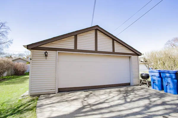 $549,000 | 6176 North Nassau Avenue, Chicago, IL 60631