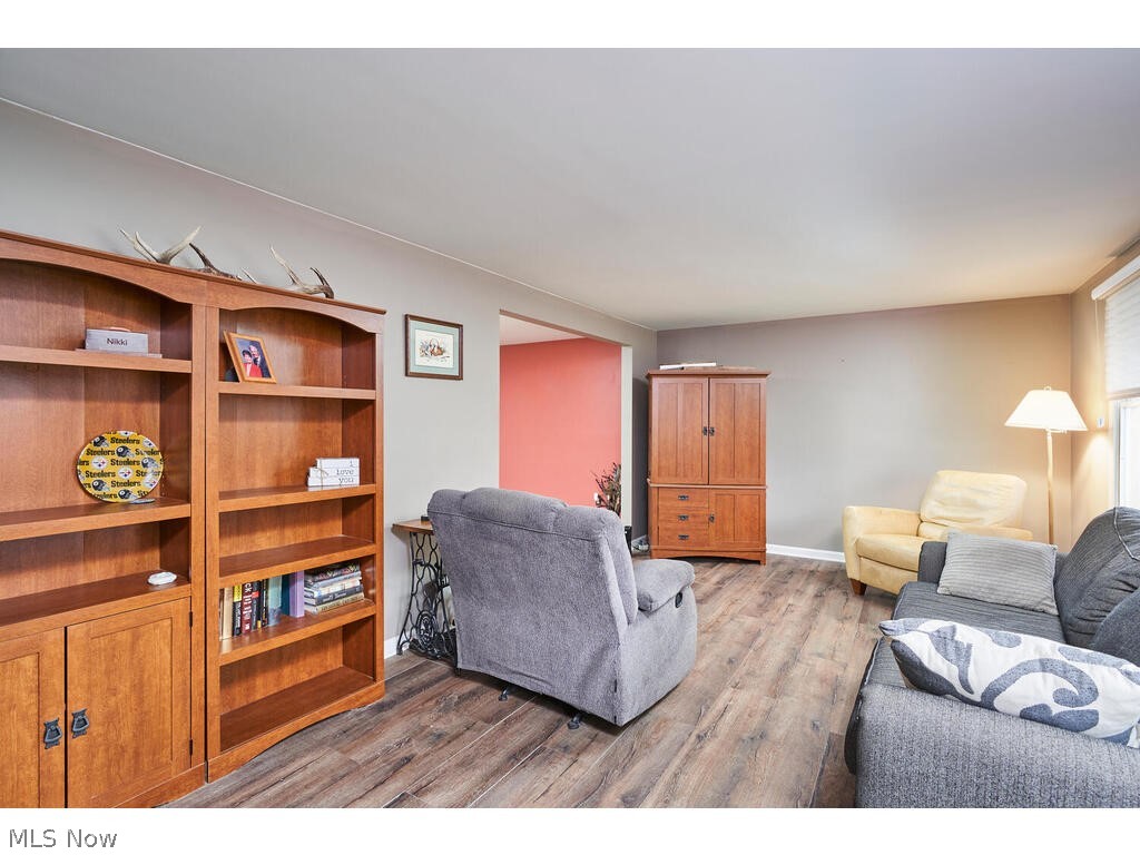 2530 Sourek Road Akron, OH 44333 - Photo 3 of 19 Gallery Image 3