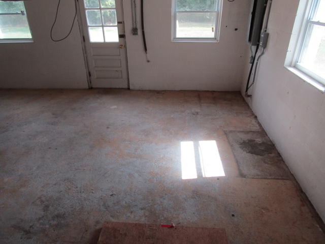 3633 Childress Road Christiansburg, VA 24073 - Photo 11 of 17 an empty room with windows