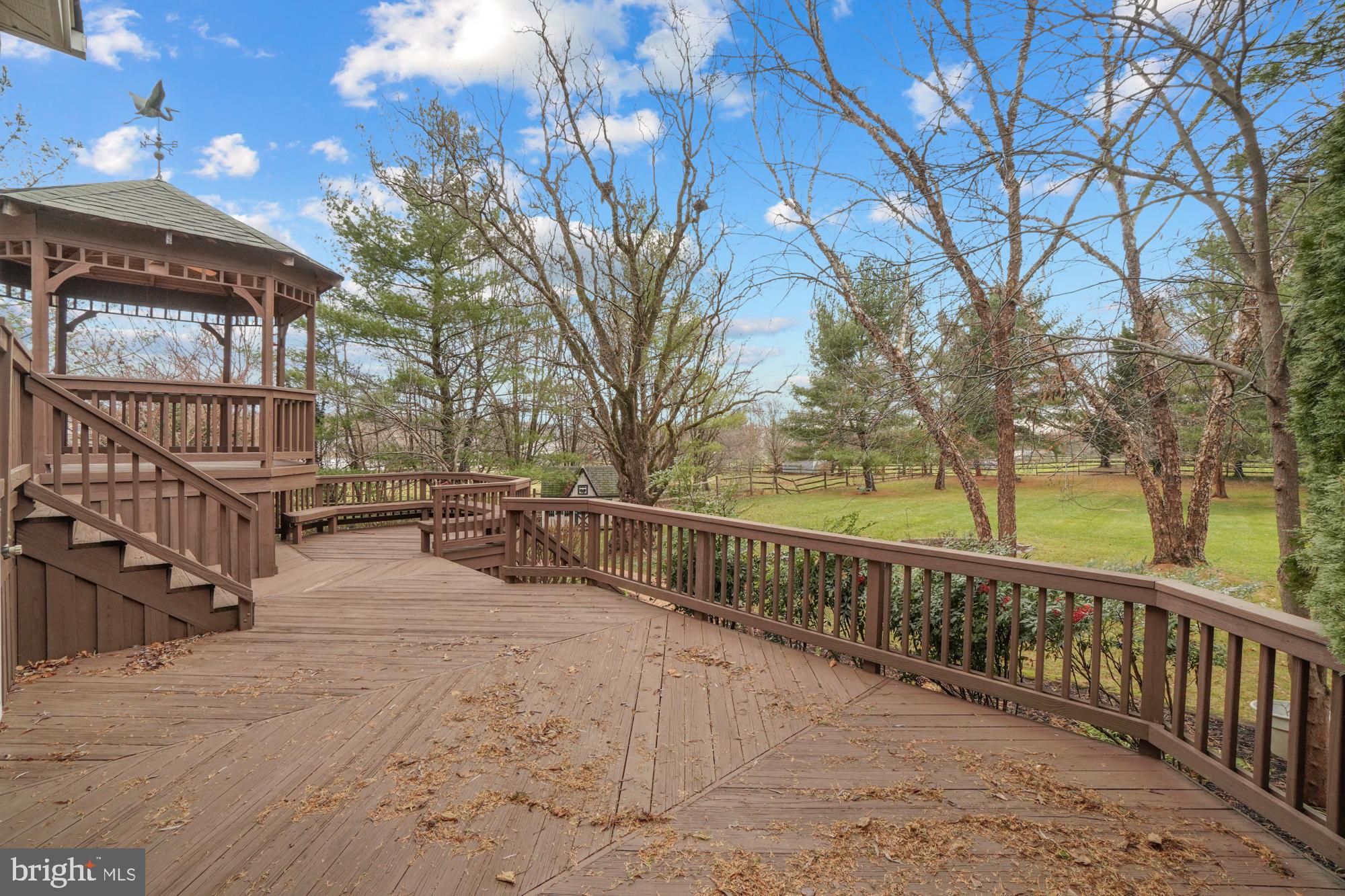 16908 Hoskinson Road Poolesville, MD 20837 - Photo 15 of 72 Expansive two level deck
