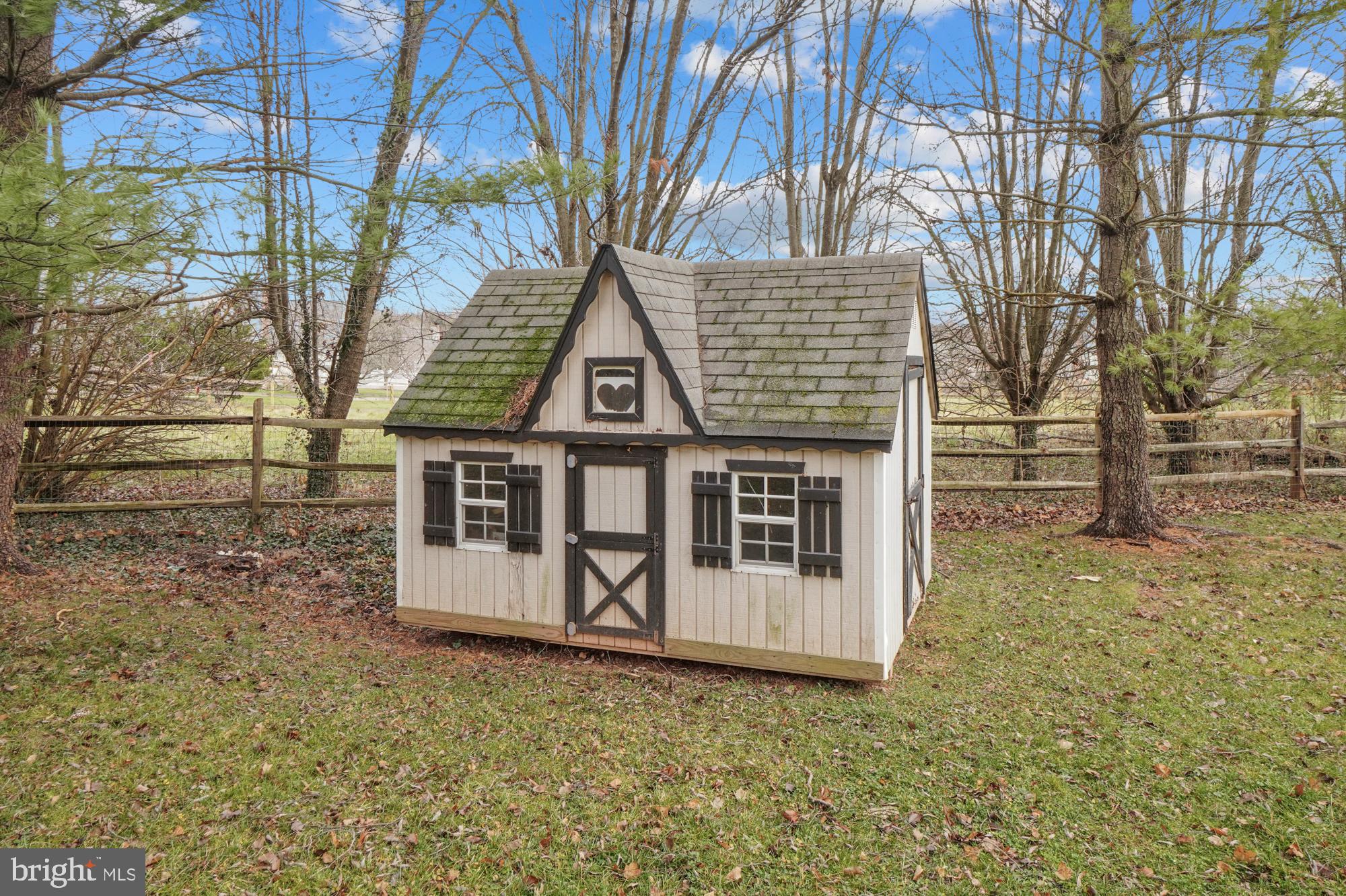 16908 Hoskinson Road Poolesville, MD 20837 - Photo 19 of 72 Storage shed or a doll house!