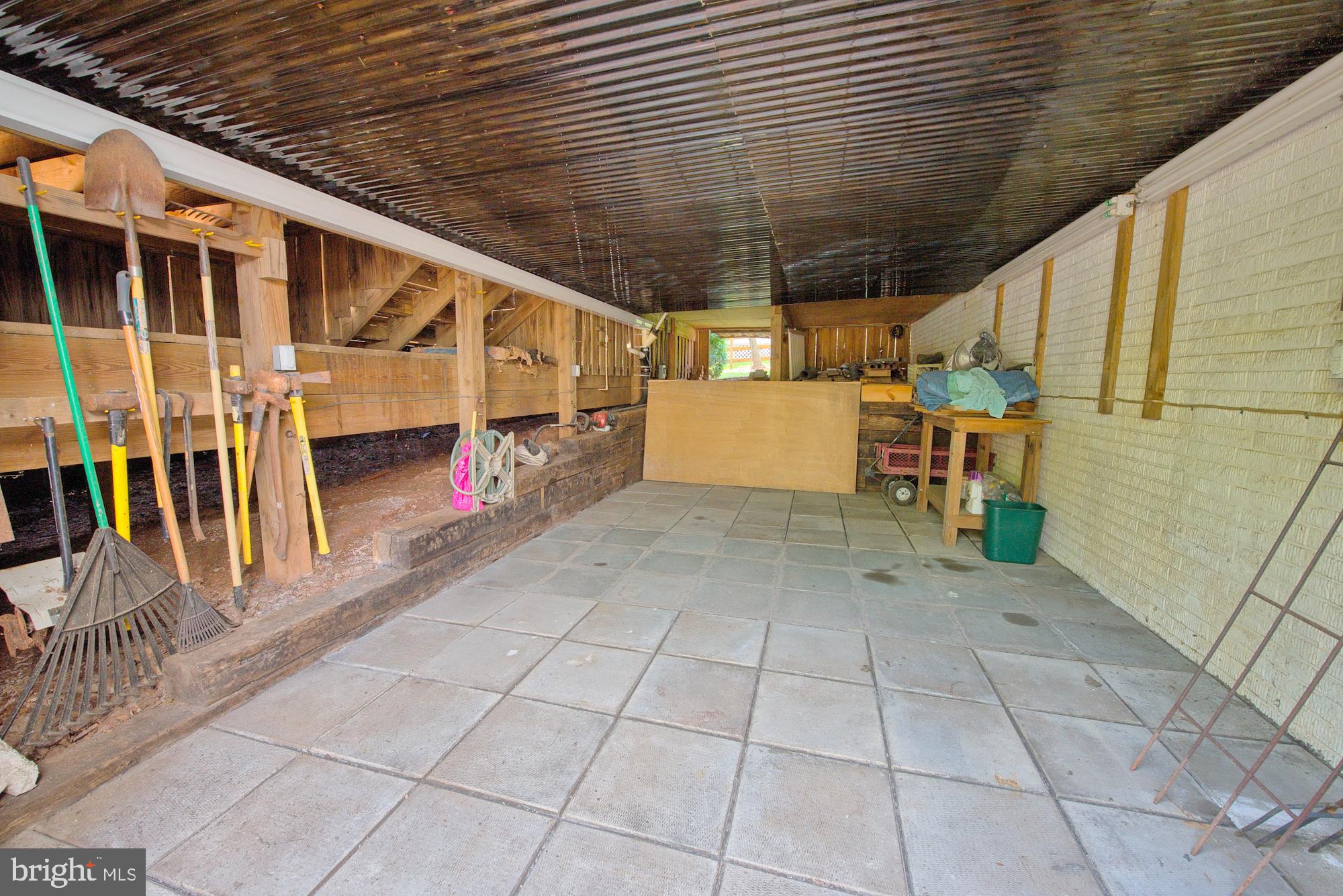 16908 Hoskinson Road Poolesville, MD 20837 - Photo 20 of 72 Big, BIG dry storage space under the deck!