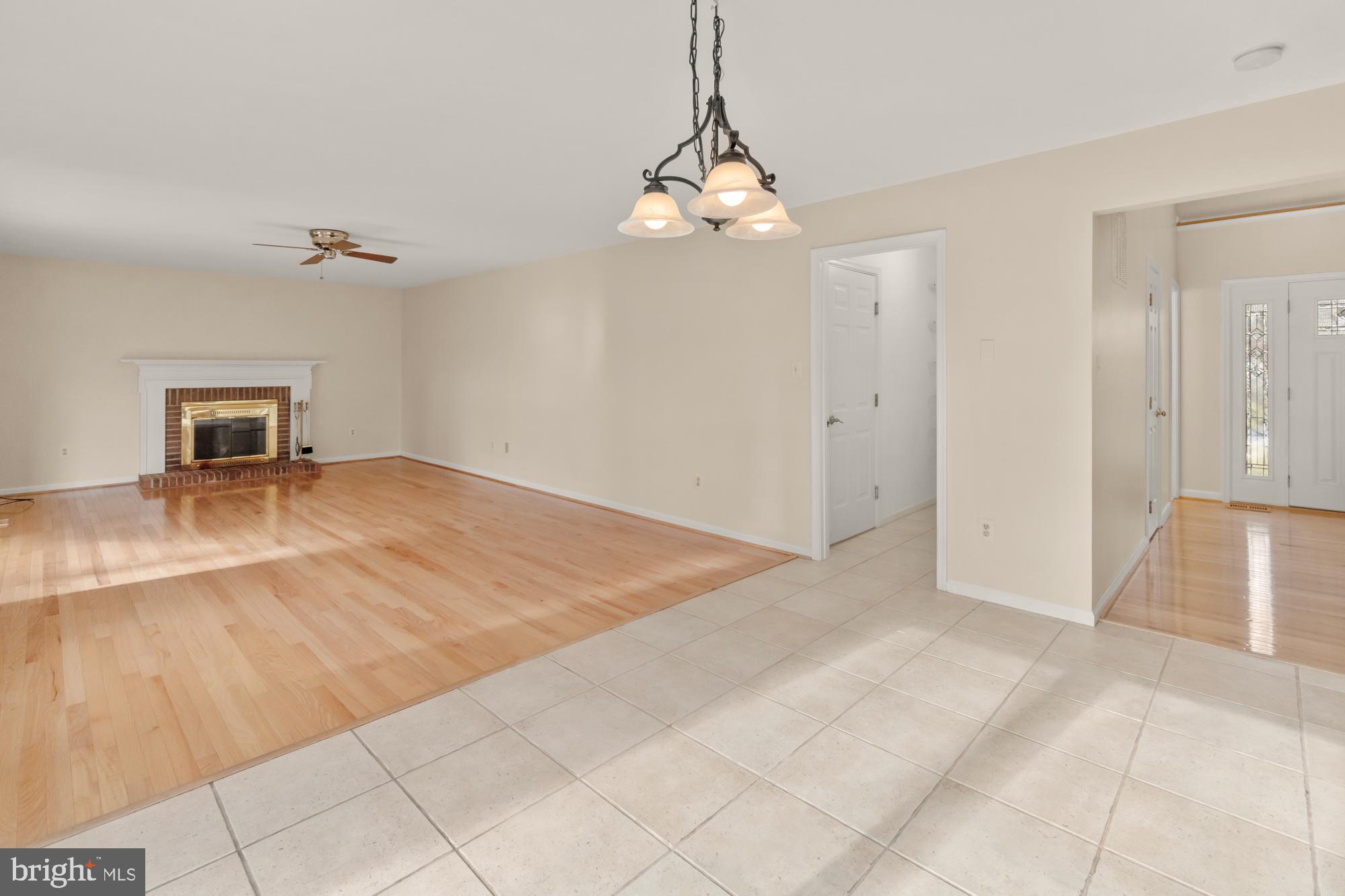 16908 Hoskinson Road Poolesville, MD 20837 - Photo 30 of 72 Huge family room leading to sunroom/office