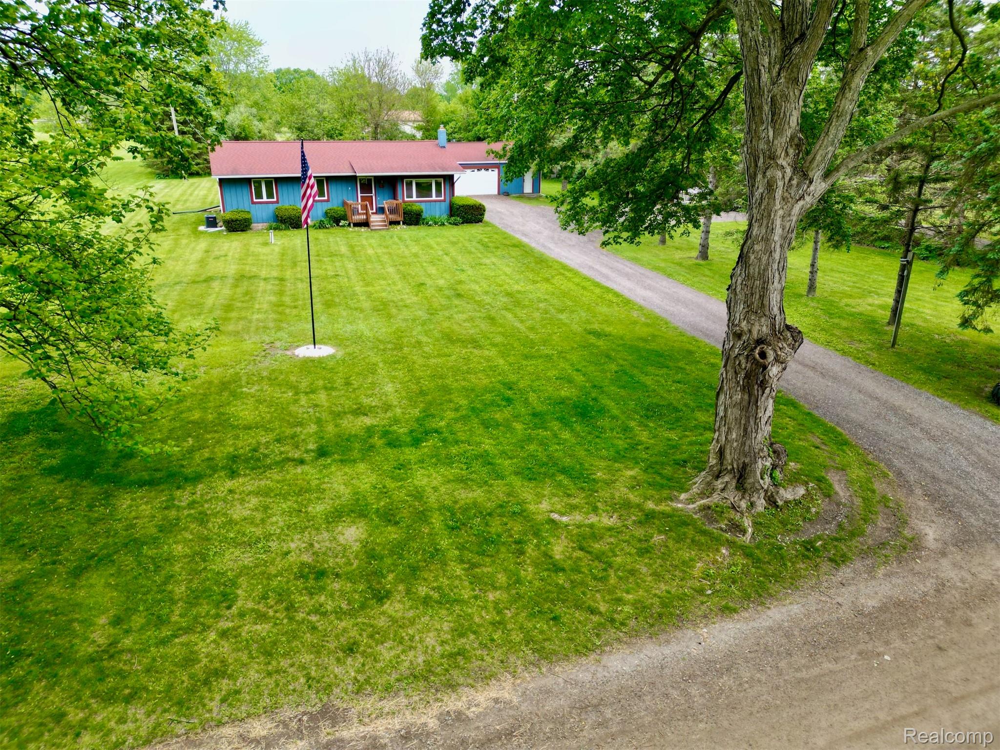 3350 Cemetery Road Fowlerville, MI 48836 - Photo 41 of 54 dji_fly_20260527_152914_12_1779906131180_photo.jpeg