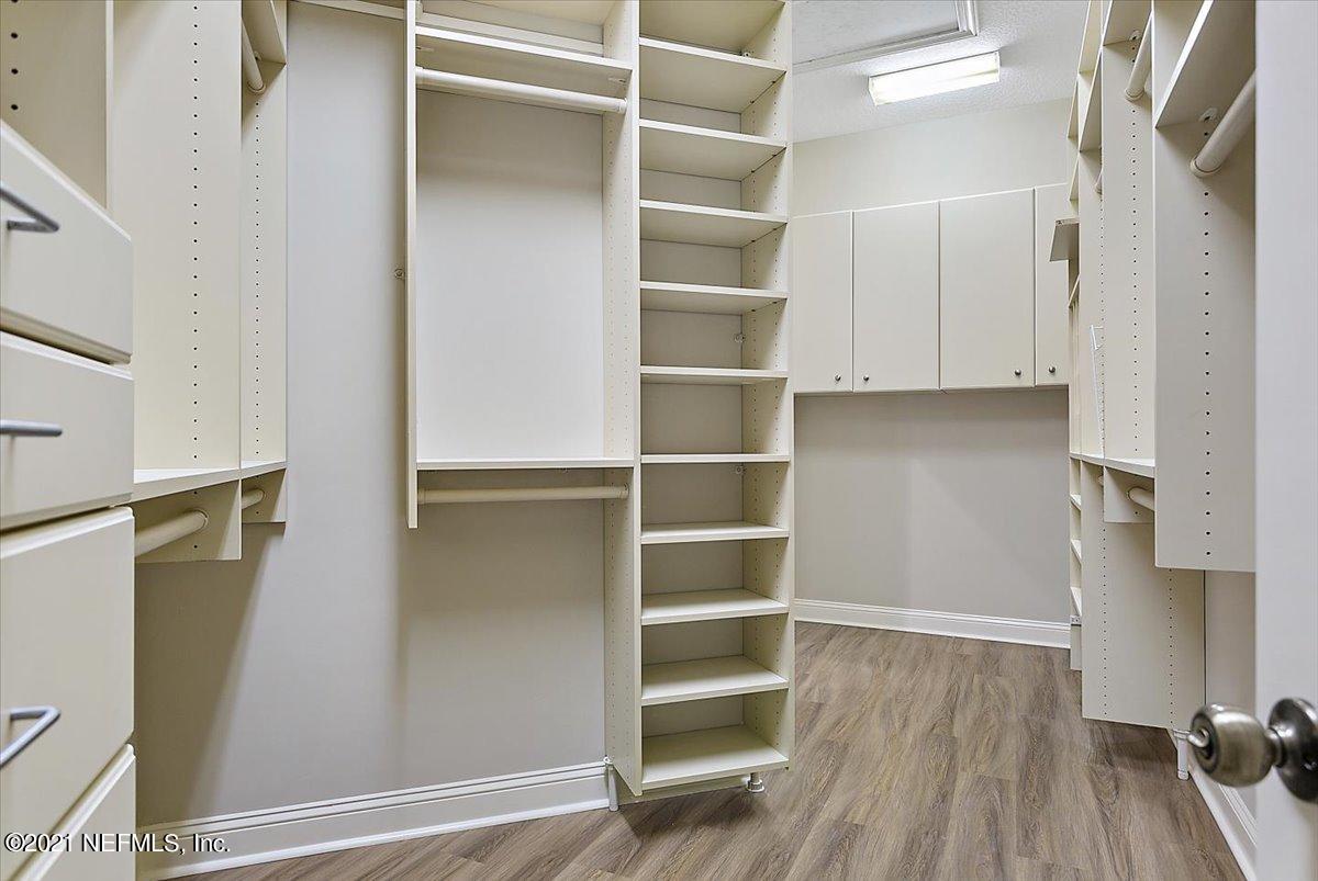 5567 Steamboat Road St. Augustine, FL 32092 - Photo 27 of 46 26-Primary Bedroom Closet