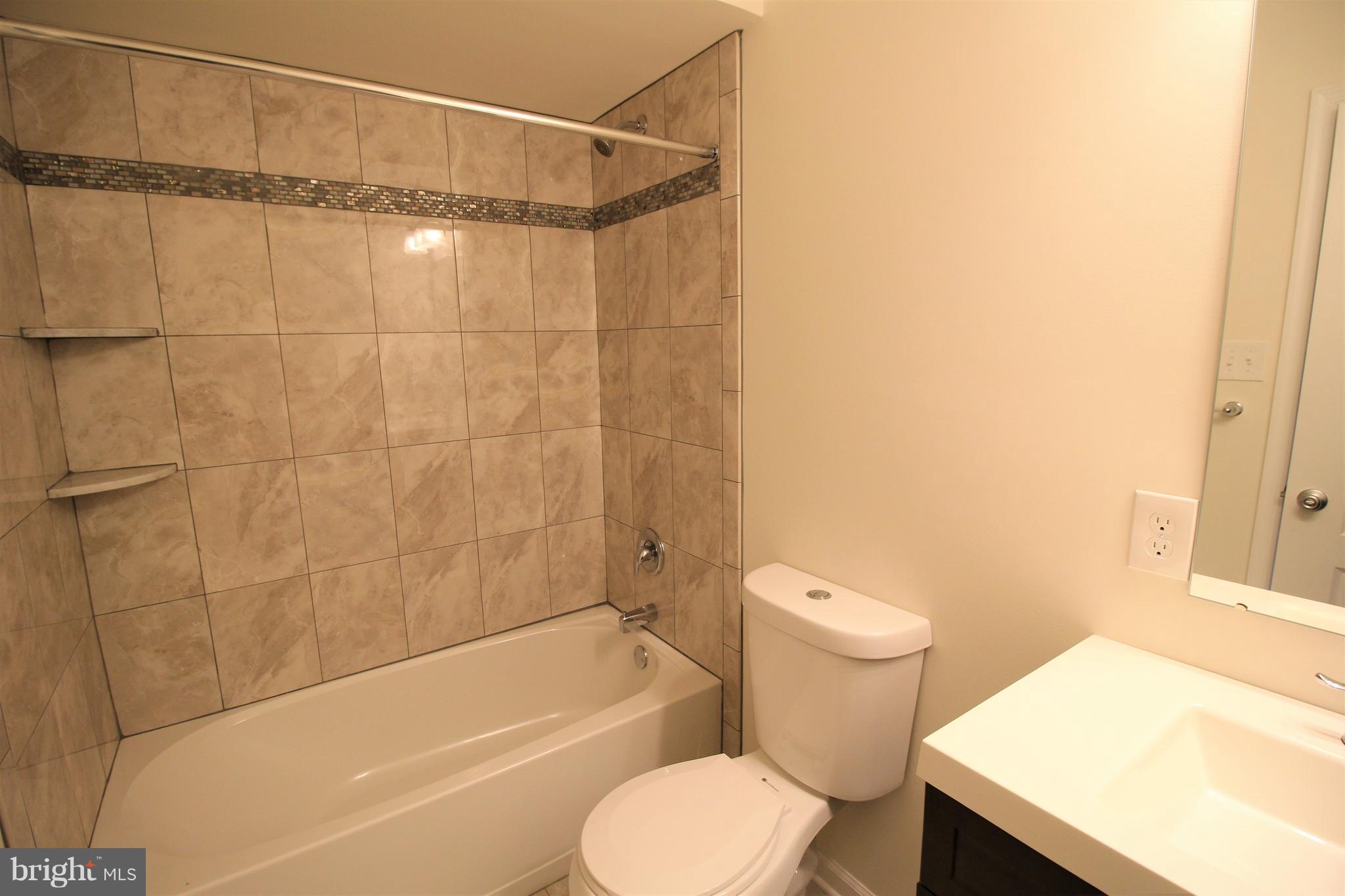 34 Sycamore Road Levittown, PA 19056 - Photo 17 of 31 Master Suite Full Bath