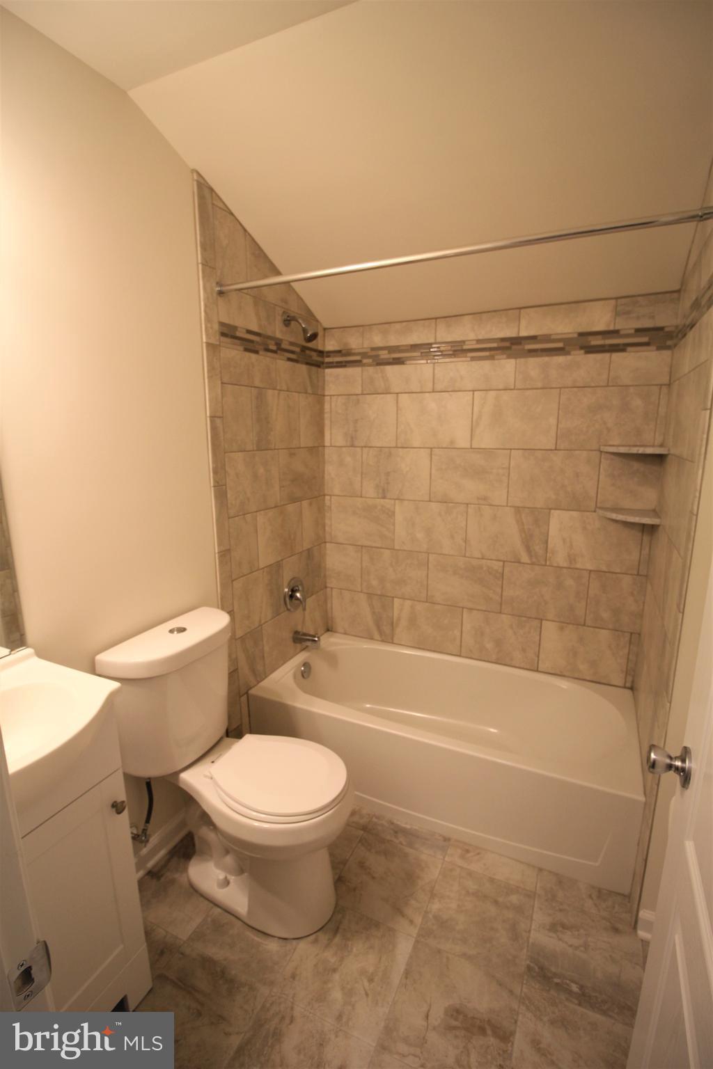 34 Sycamore Road Levittown, PA 19056 - Photo 25 of 31 3rd Full Bath