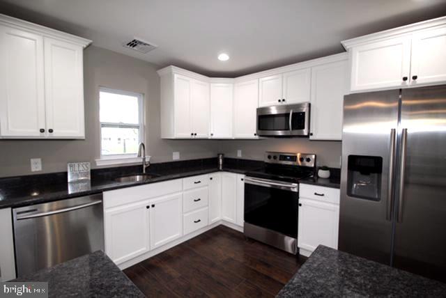 34 Sycamore Road Levittown, PA 19056 - Photo 6 of 31 Gallery Image 6