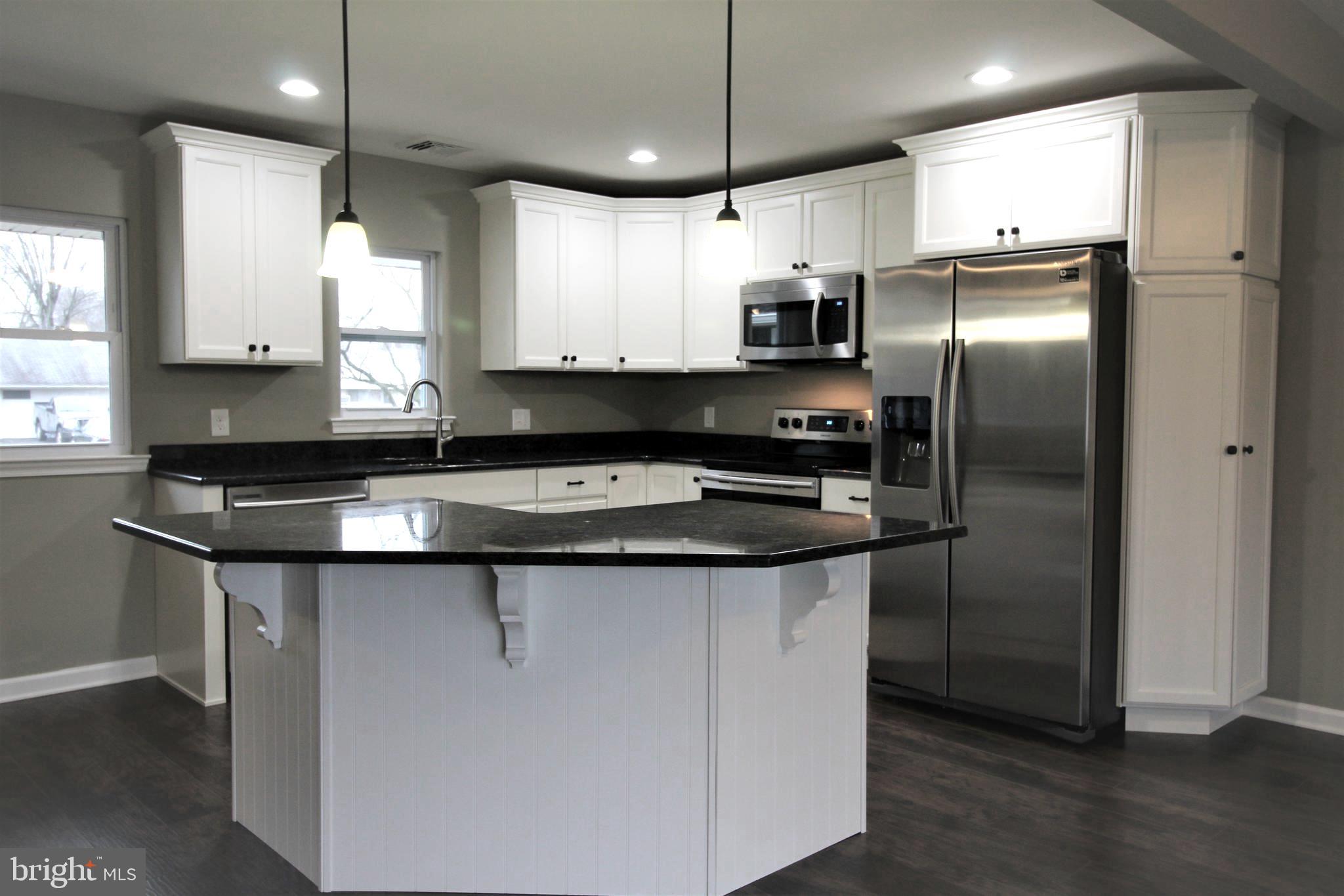 34 Sycamore Road Levittown, PA 19056 - Photo 8 of 31 Granite Countertops