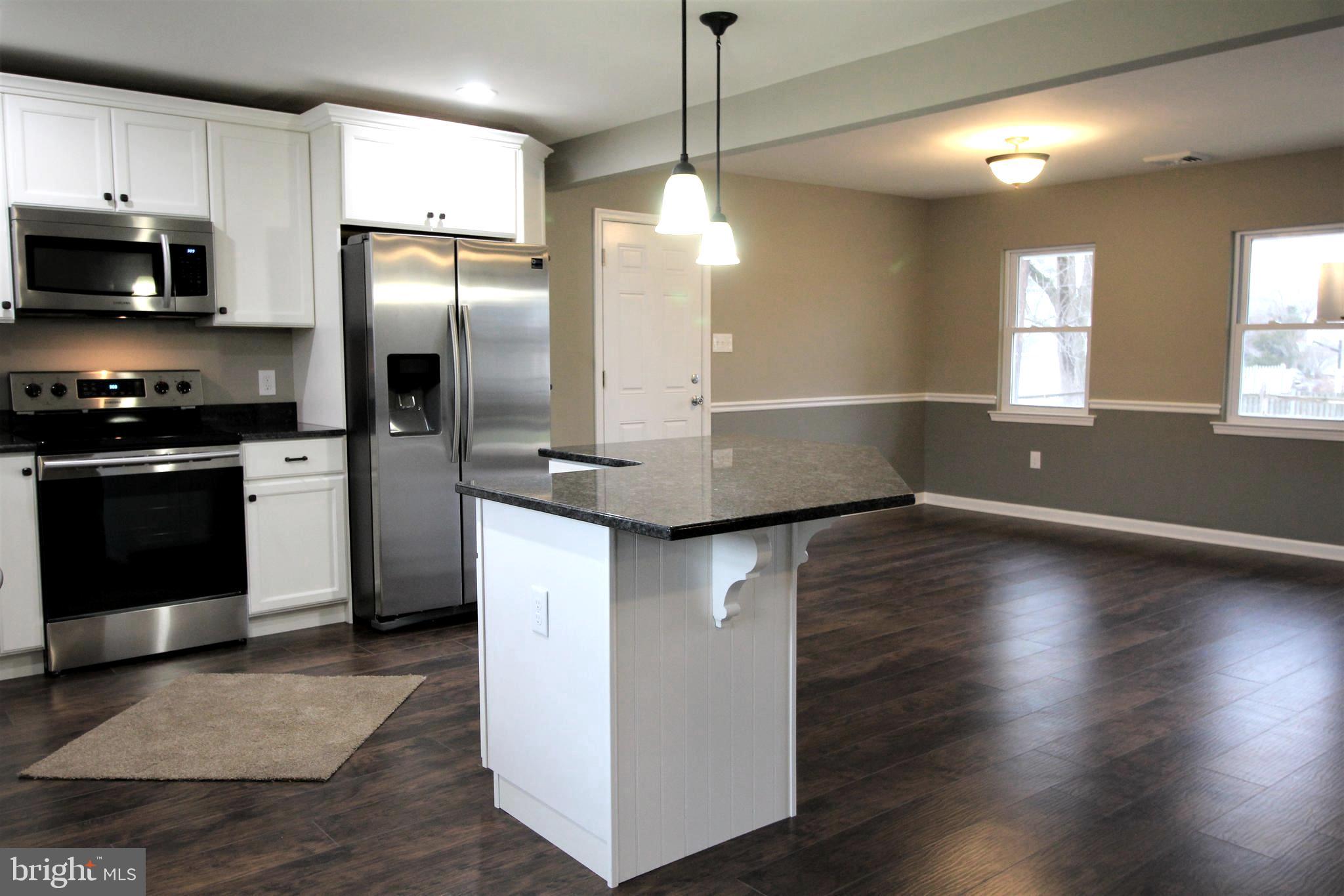 34 Sycamore Road Levittown, PA 19056 - Photo 9 of 31 Open Floor Plan for Dining
