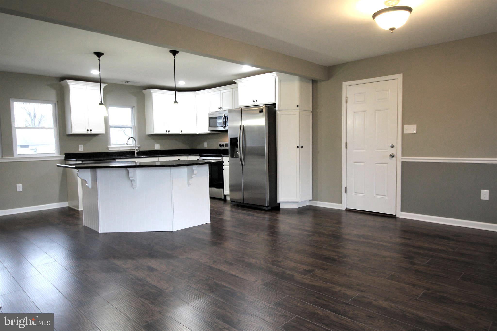 34 Sycamore Road Levittown, PA 19056 - Photo 10 of 31 Plenty of Room for Dining