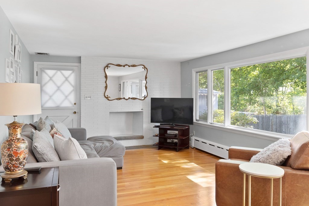 18 Greensboro Road Dedham, MA 02026 - Photo 11 of 36