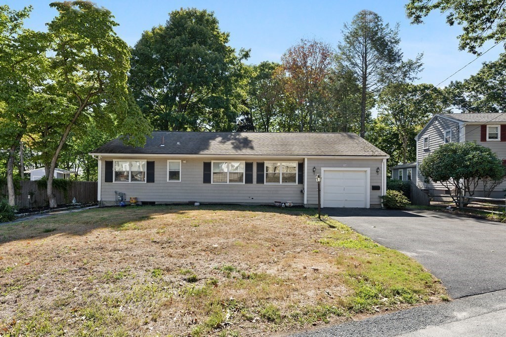 18 Greensboro Road Dedham, MA 02026 - Photo 2 of 36