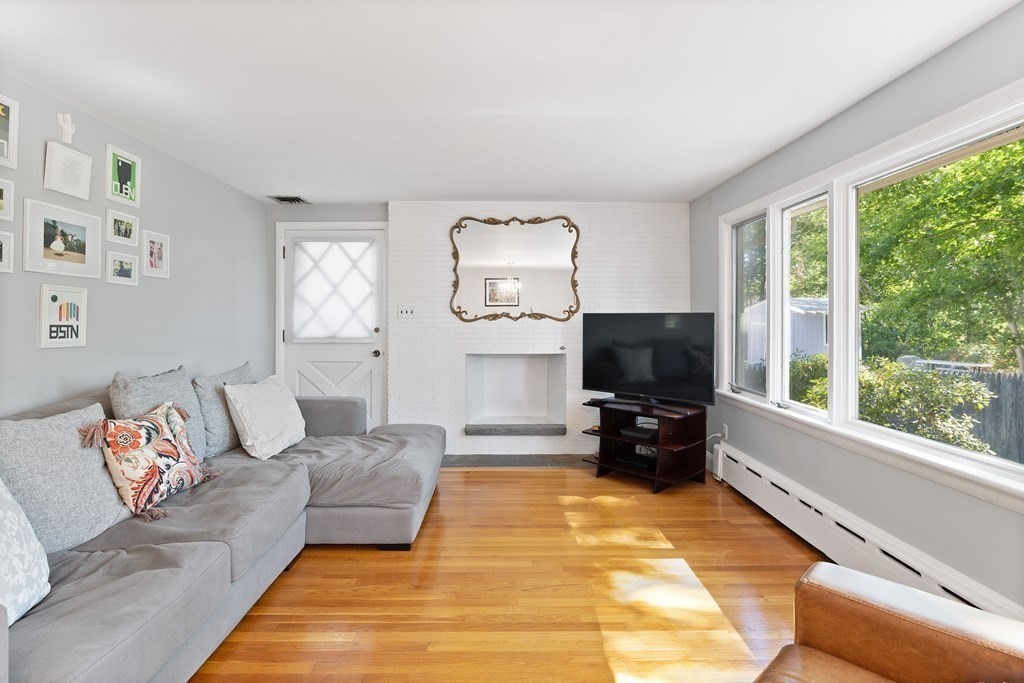 18 Greensboro Road Dedham, MA 02026 - Photo 10 of 36