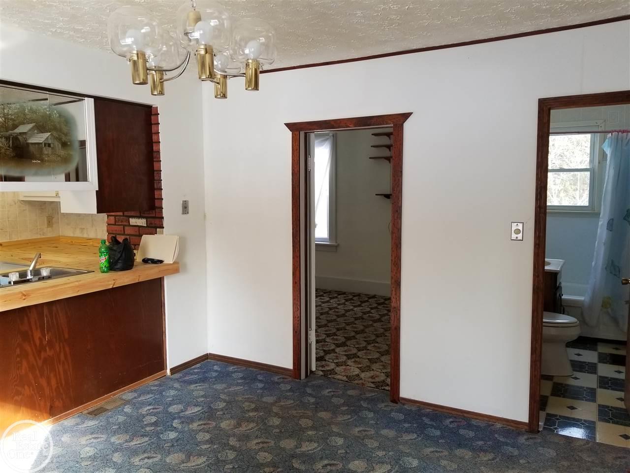 2641 Beach Port Port Huron, MI 48060 - Photo 7 of 21