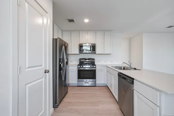 $1,475 | 580 Kathleen Pike, San Antonio, TX 78253