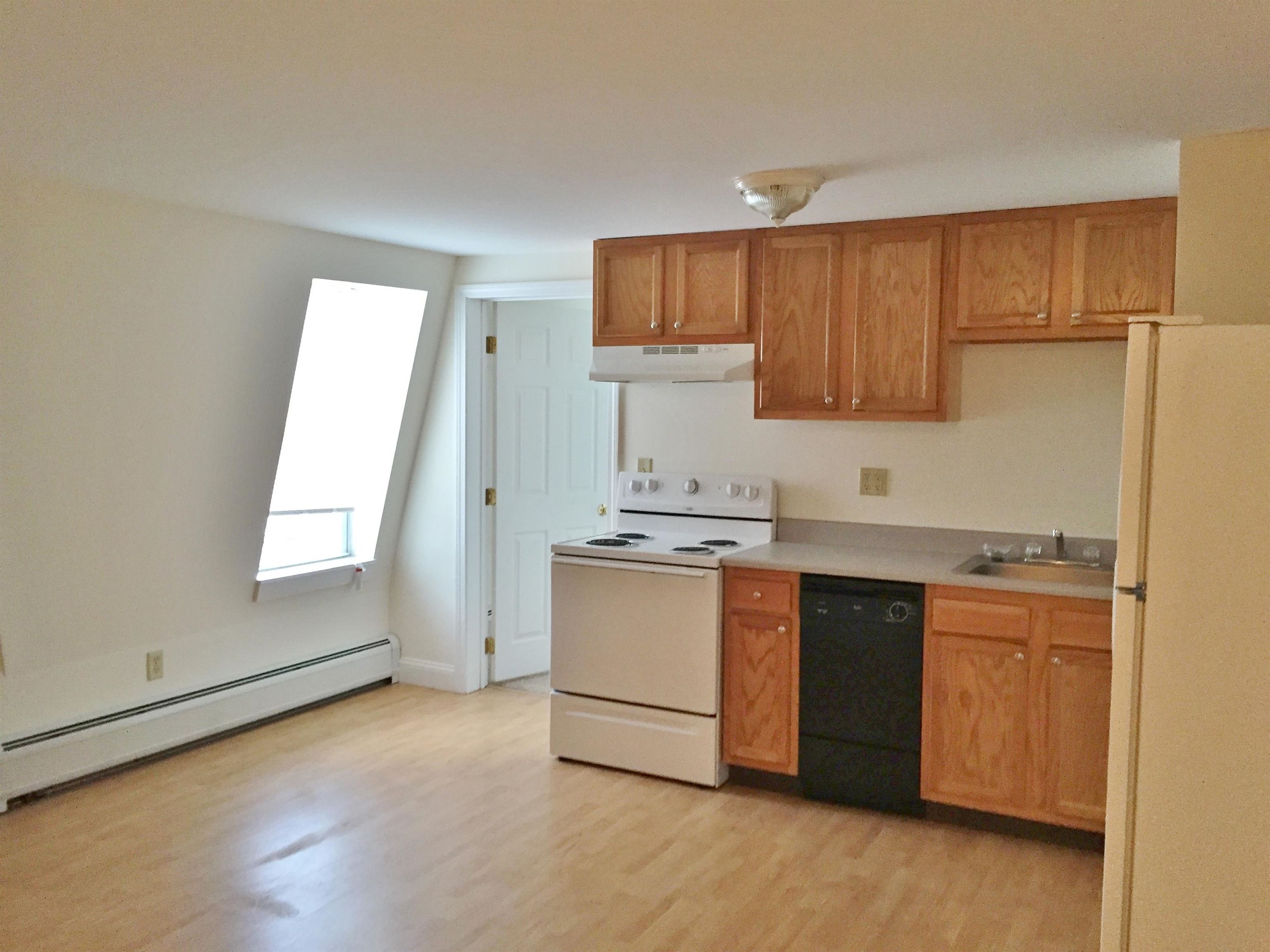 4 Martin Street, Unit 14 Derry, NH 03038 - Photo 15 of 31