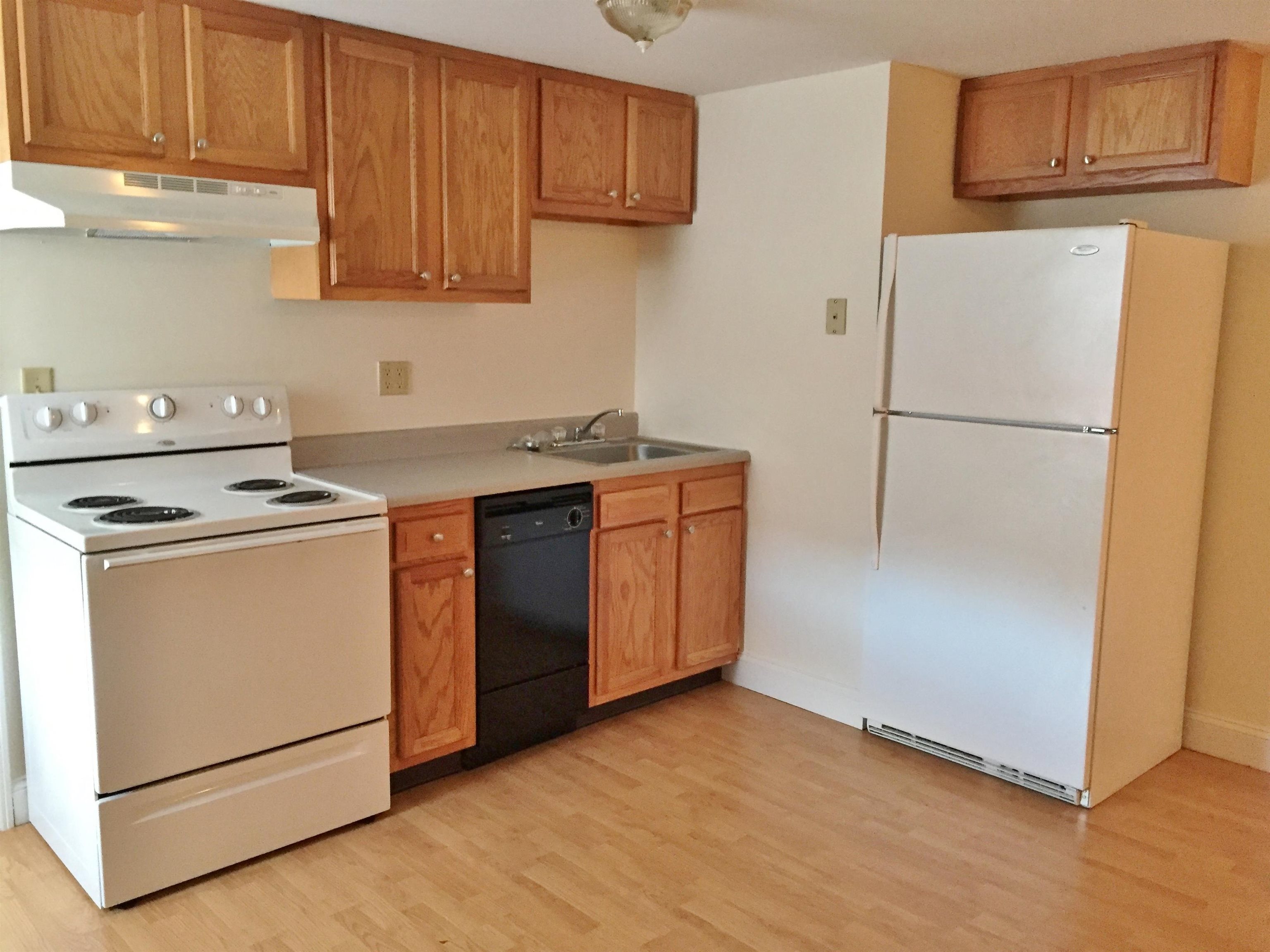 4 Martin Street, Unit 14 Derry, NH 03038 - Photo 16 of 31